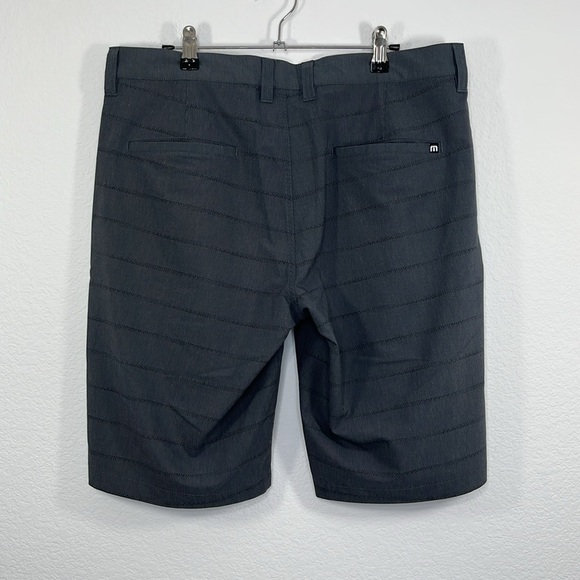 Travis Mathew Shorts Mens Gray Golf Performance Stretch Chino 10" Casual 34 - Picture 2 of 7